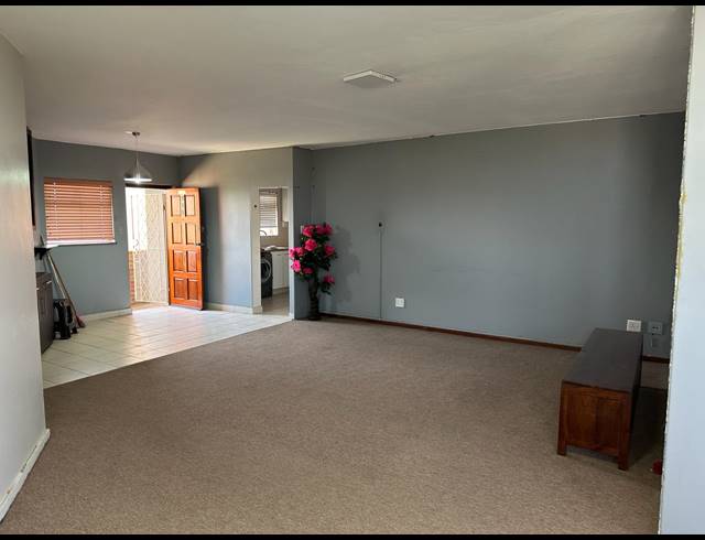 2 BEDROOM FLAT TO LET IN MORNINGSIDE